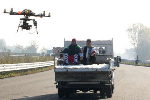 J-Ax ed Elio, video da record su una strada Teem. FOTO GALLERY