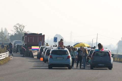 J-Ax ed Elio, video da record su una strada Teem. FOTO GALLERY