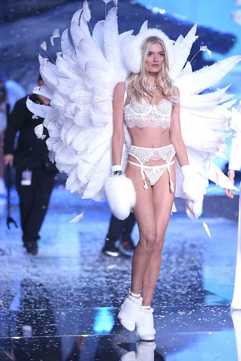 Sfilata Victoria’s Secret, le bellissime modelle in passerella Sfilata Victoria’s Secret, le bellissime modelle in passerella