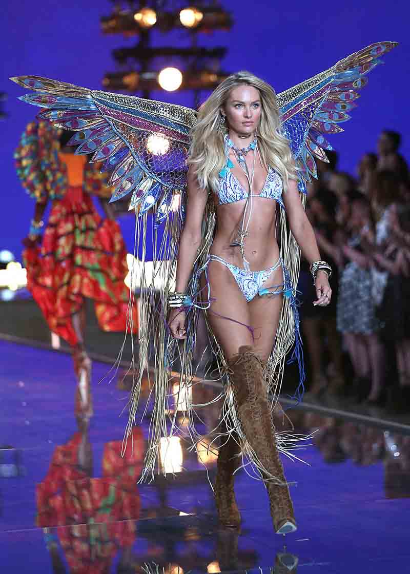 Sfilata Victoria’s Secret, le bellissime modelle in passerella Sfilata Victoria’s Secret, le bellissime modelle in passerella