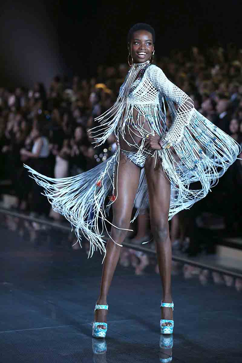 Sfilata Victoria’s Secret, le bellissime modelle in passerella Sfilata Victoria’s Secret, le bellissime modelle in passerella