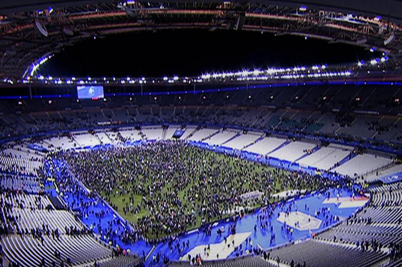 Parigi, Oscar Damiani allo stadio: “In salvo grazie a una porta aperta” Parigi, Oscar Damiani allo stadio: “In salvo grazie a una porta aperta”