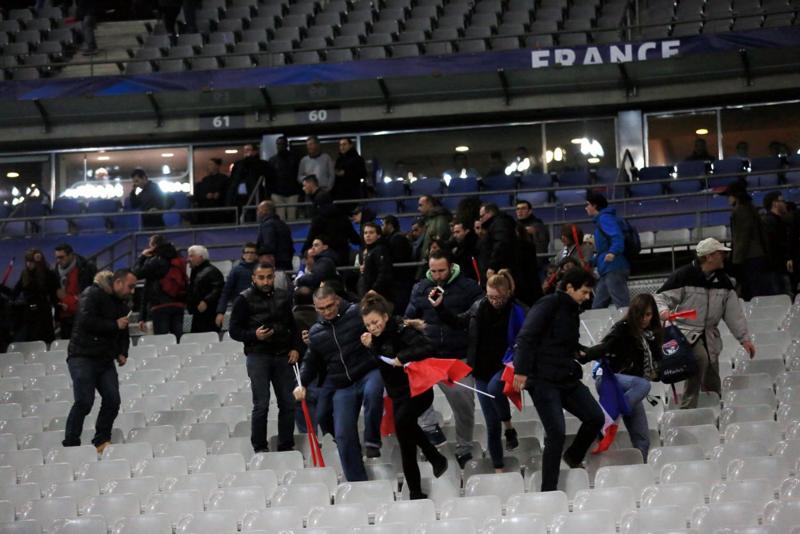 Parigi, Stade France: “Kamikaze con biglietto fermato all’ingresso” Parigi, Stade France: “Kamikaze con biglietto fermato all’ingresso”