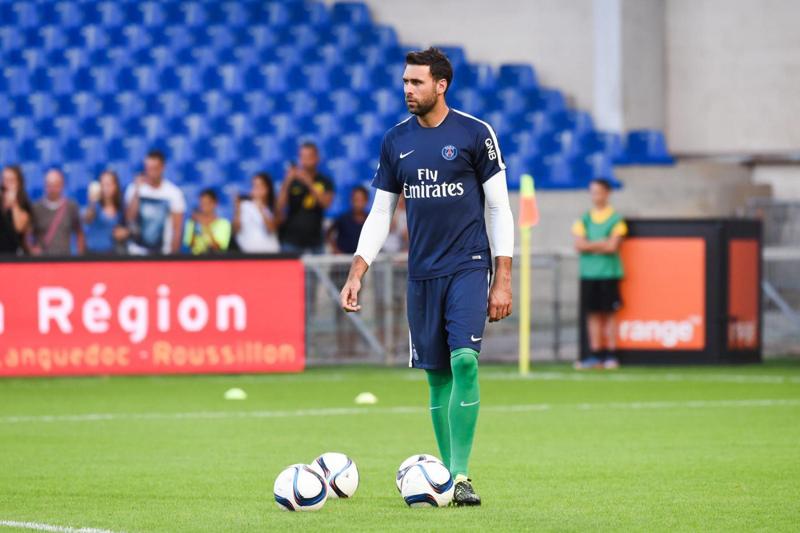Psg, dramma per Sirigu: morti due amici negli attentati di Parigi
