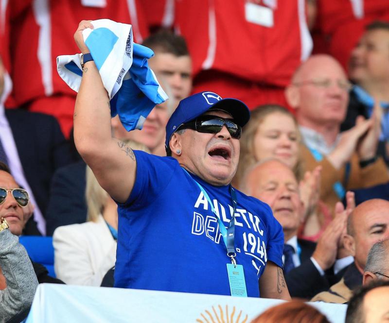 Maradona operato allo stomaco. Il punto dei medici Maradona operato allo stomaco. Il punto dei medici