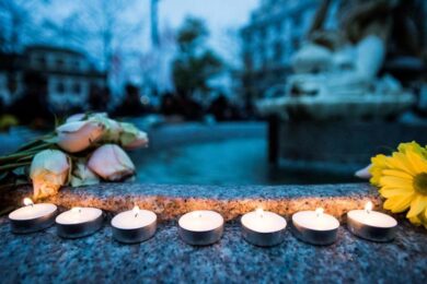 Soldi e foreign fighter, ma sì all’asilo. Ecco la risposta europea a Parigi