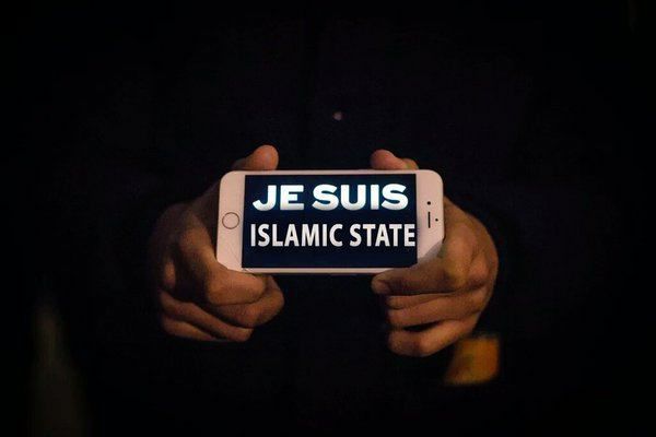 Galleria foto 'Isis, il terrorismo è social: la cyberguerra è cominciata' - foto 1