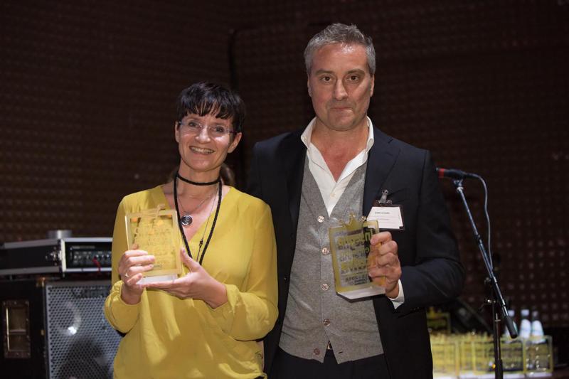 Scarpe&Scarpe vince il premio insegna dell’Anno 2015 Scarpe&Scarpe vince il premio insegna dell’Anno 2015