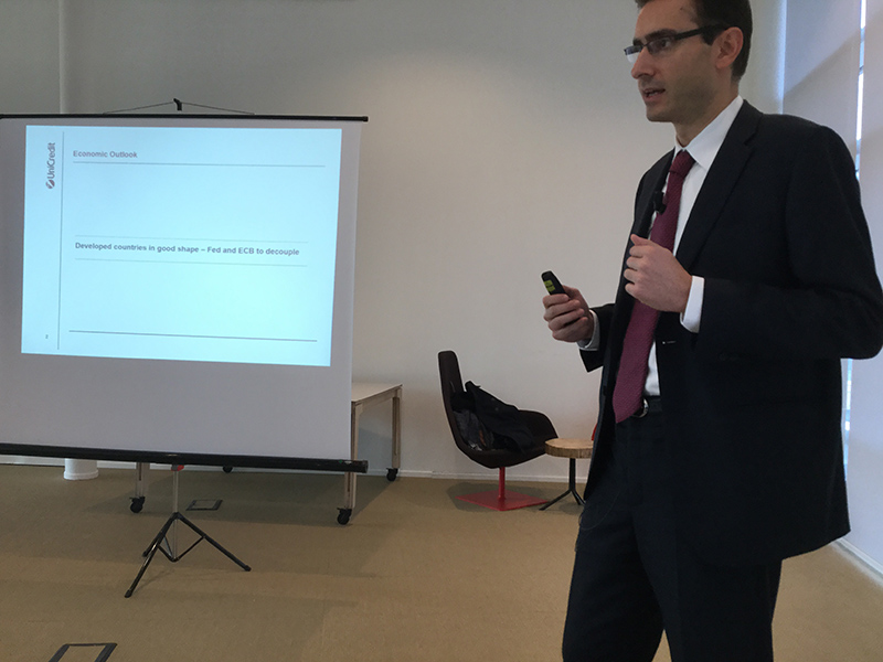 Analisti Unicredit: outlook 2016 positivo per investire Analisti Unicredit: outlook 2016 positivo per investire