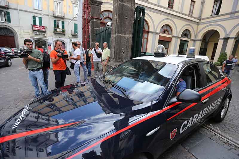 Mazzette per convalidare titoli di studio. Arrestato un funzionario del Ministero Mazzette per convalidare titoli di studio. Arrestato un funzionario del Ministero