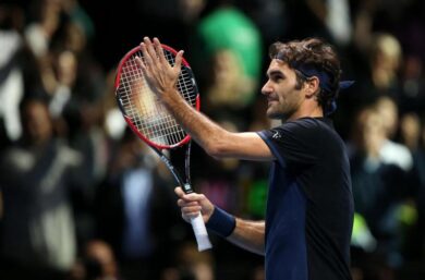 Atp finals, Federer batte Djokovic e va in semifinale