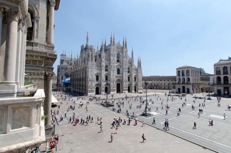 Milano, giornata ad alta tensione. Falso allarme bomba in metrò Milano, giornata ad alta tensione. Falso allarme bomba in metrò