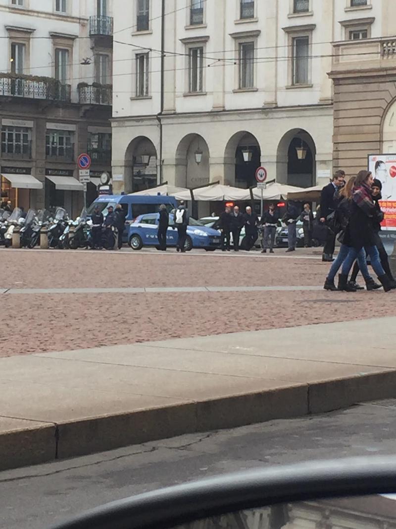 Allerta Isis, Milano blindata. Ma manca il nuovo prefetto. FOTO Allerta Isis, Milano blindata. Ma manca il nuovo prefetto. FOTO