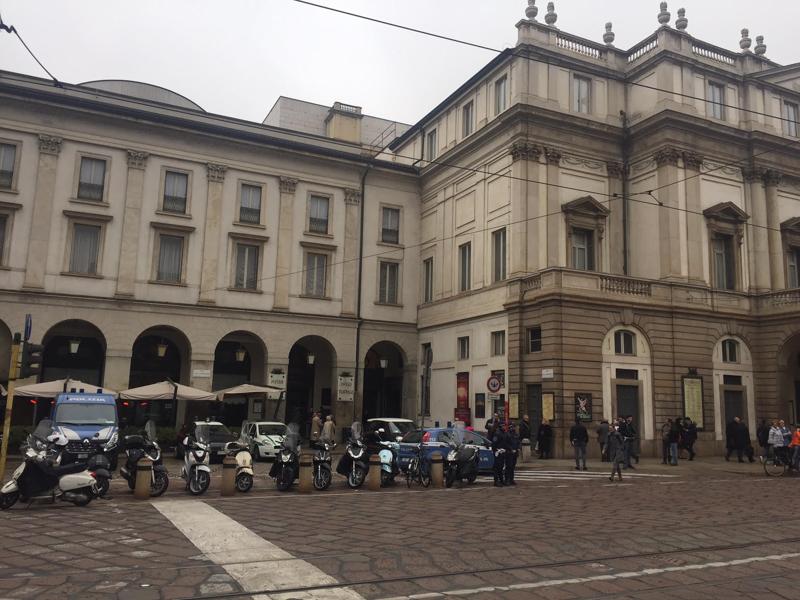 Allerta Isis, Milano blindata. Ma manca il nuovo prefetto. FOTO Allerta Isis, Milano blindata. Ma manca il nuovo prefetto. FOTO