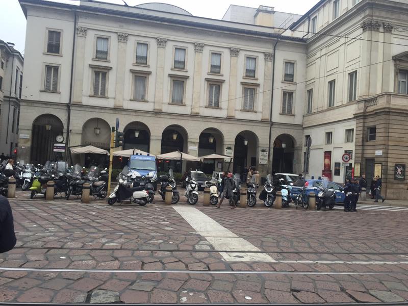 Allerta Isis, Milano blindata. Ma manca il nuovo prefetto. FOTO Allerta Isis, Milano blindata. Ma manca il nuovo prefetto. FOTO