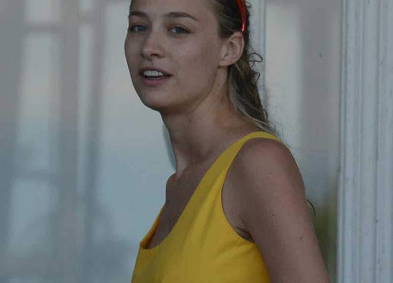 Beatrice Borromeo e Pierre Casiraghi al balcone da marito e moglie. FOTO Beatrice Borromeo e Pierre Casiraghi al balcone da marito e moglie. FOTO