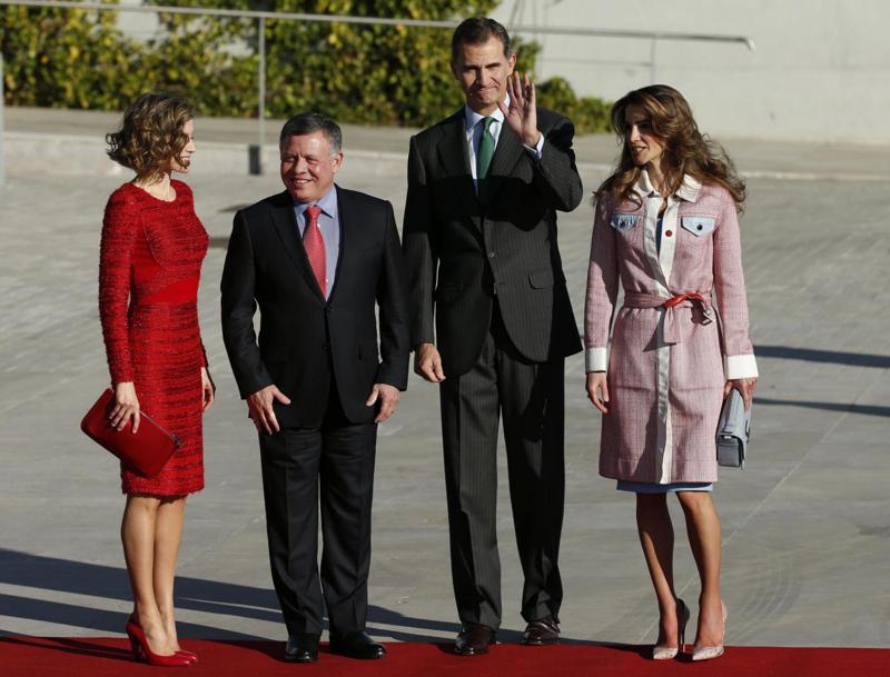 Letizia di Spagna e Rania di Giordania: eleganze reali a confronto. FOTO
