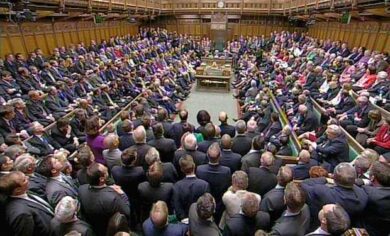 Londra: sarà il Parlamento a decidere l’intervento in Siria