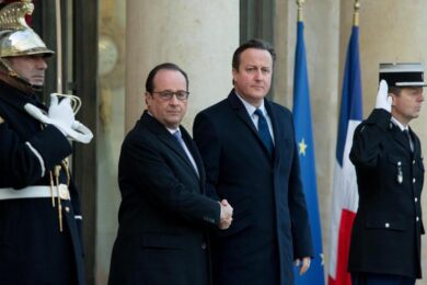 Isis, nasce l’asse Hollande-Cameron. Base a Cipro e… La strategia