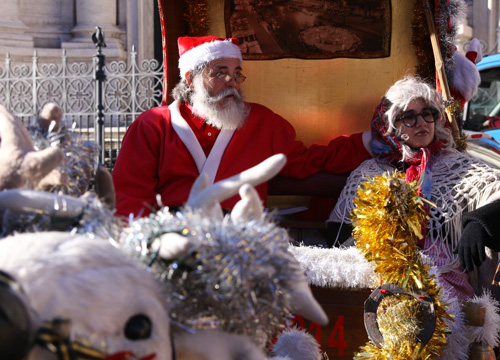 Niente Befana a piazza Navona: bando sospeso. La guerra dei bancarellari ferma la festa Niente Befana a piazza Navona: bando sospeso. La guerra dei bancarellari ferma la festa