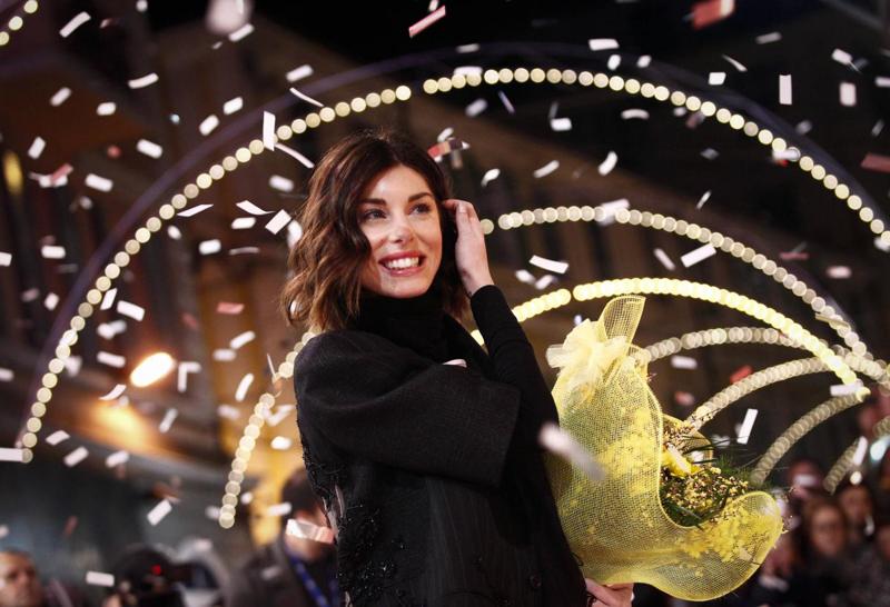 Max Biaggi dimentica Eleonora Pedron con Bianca Atzei Max Biaggi dimentica Eleonora Pedron con Bianca Atzei