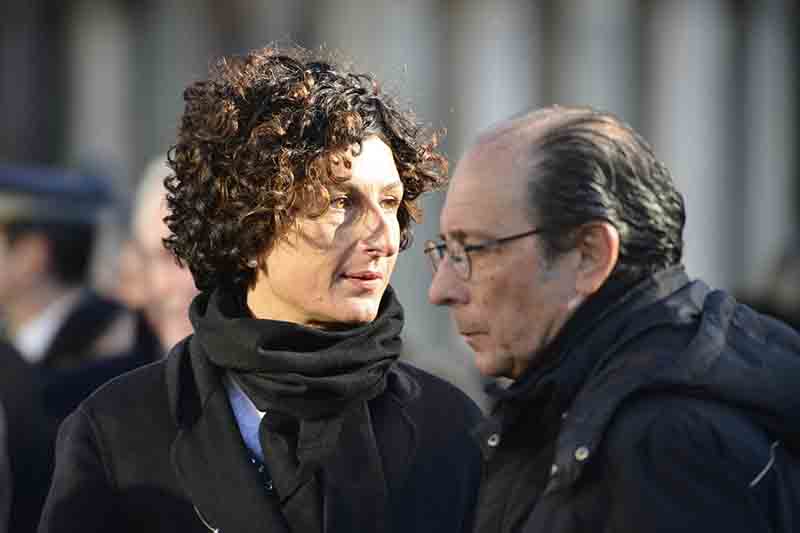 Solesin, i funerali. Il padre: “Fanatismo vuole nobilitare il massacro” Solesin, i funerali. Il padre: “Fanatismo vuole nobilitare il massacro”