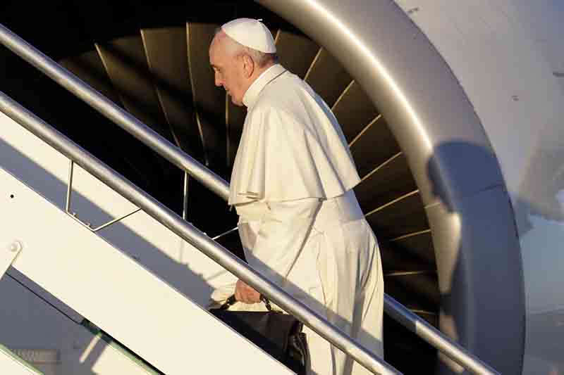 Il Papa sfida il terrorismo: “Mi fanno più paura le zanzare” Il Papa sfida il terrorismo: “Mi fanno più paura le zanzare”