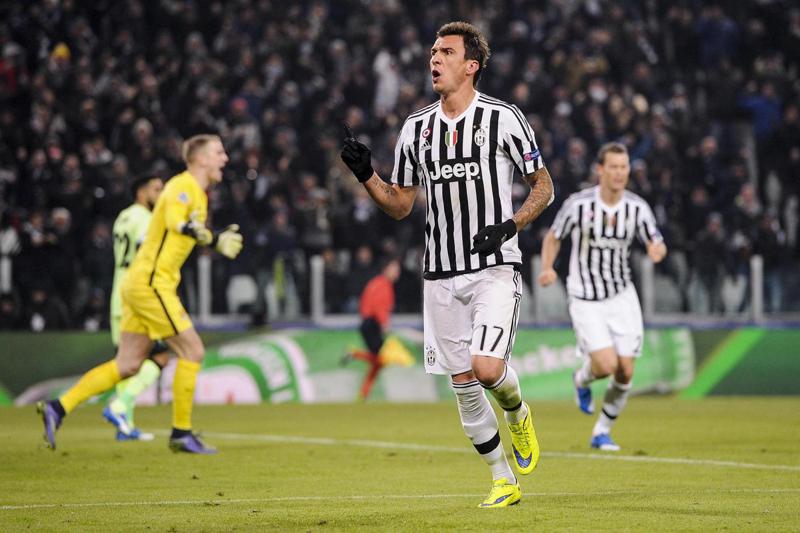 Champions League: Mandzukic manda la Juventus agli ottavi. ManCity ko Champions League: Mandzukic manda la Juventus agli ottavi. ManCity ko