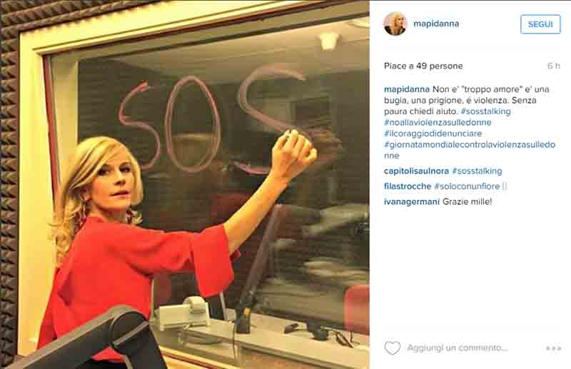 Violenza contro le donne, Selvaggia Lucarelli e gli altri in campo. Foto Violenza contro le donne, Selvaggia Lucarelli e gli altri in campo. Foto