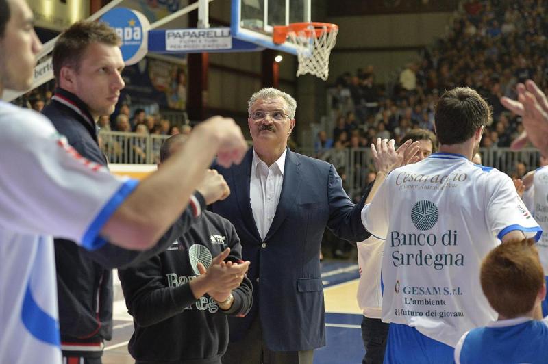 Meo Sacchetti, lettera post esonero: “Dinamo Sassari resta nella pelle” Meo Sacchetti, lettera post esonero: “Dinamo Sassari resta nella pelle”