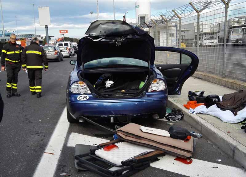 Fiumicino, allarme bomba. Fatta esplodere un’auto