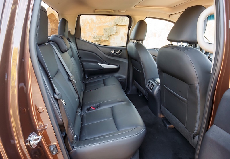 NISSAN NP300 NAVARA: STILE E PERFORMANCE MA LONTANO DALLA LOGICA GREEN NISSAN NP300 NAVARA: STILE E PERFORMANCE MA LONTANO DALLA LOGICA GREEN