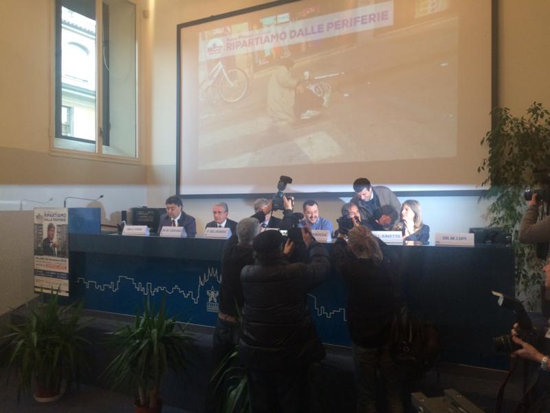 Salvini: “Rozzano? Preside mentecatto. Radere al suolo campo nomadi via Chiesa Rossa”