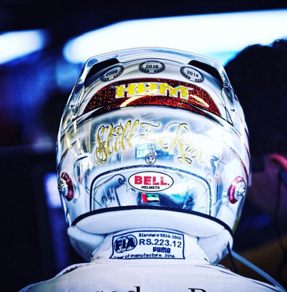 Lewis Hamilton beve per… dimenticare la fine del mondiale di F1 Lewis Hamilton beve per… dimenticare la fine del mondiale di F1