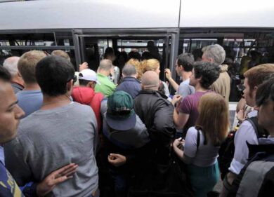 Periferia dimenticata: 8 giorni senza autobus. Solo Gabrielli può far finire lo sciopero