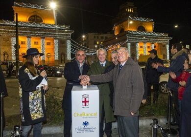 “Yellow Christmas”: le luci di Natale accendono Porta Venezia