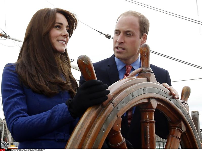 Kate Middleton twitta le nuove foto di Charlotte: eccole!