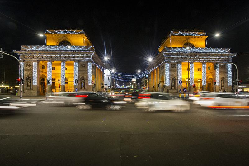 “Yellow Christmas”: le luci di Natale accendono Porta Venezia