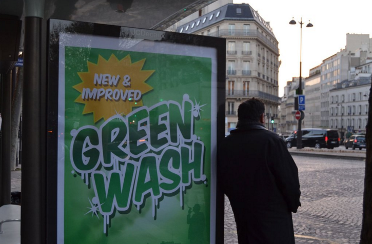 Cop 21, brandalismo contro l’ipocrisia dei marchi Cop 21, brandalismo contro l’ipocrisia dei marchi