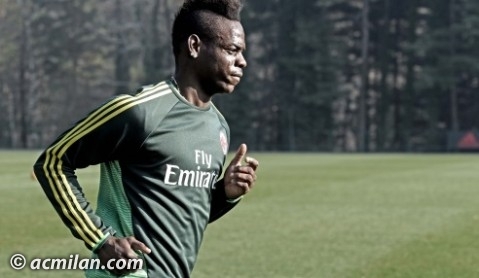 Milan, Balotelli sorride e “finalmente allenamento”. Ma Raiola… Milan, Balotelli sorride e “finalmente allenamento”. Ma Raiola…