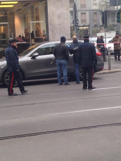 Milano, agguato con colpi di pistola. Paura in corso Vercelli. FOTO