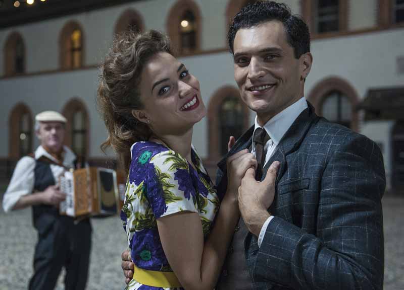 La fiction Rai scommette sugli anni ’50. L’8 dicembre italiani davanti alla tv La fiction Rai scommette sugli anni ’50. L’8 dicembre italiani davanti alla tv