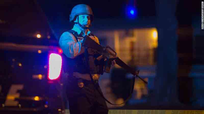Strage Usa, Obama: “Possibile terrorismo. Limitare la vendita di armi” Strage Usa, Obama: “Possibile terrorismo. Limitare la vendita di armi”