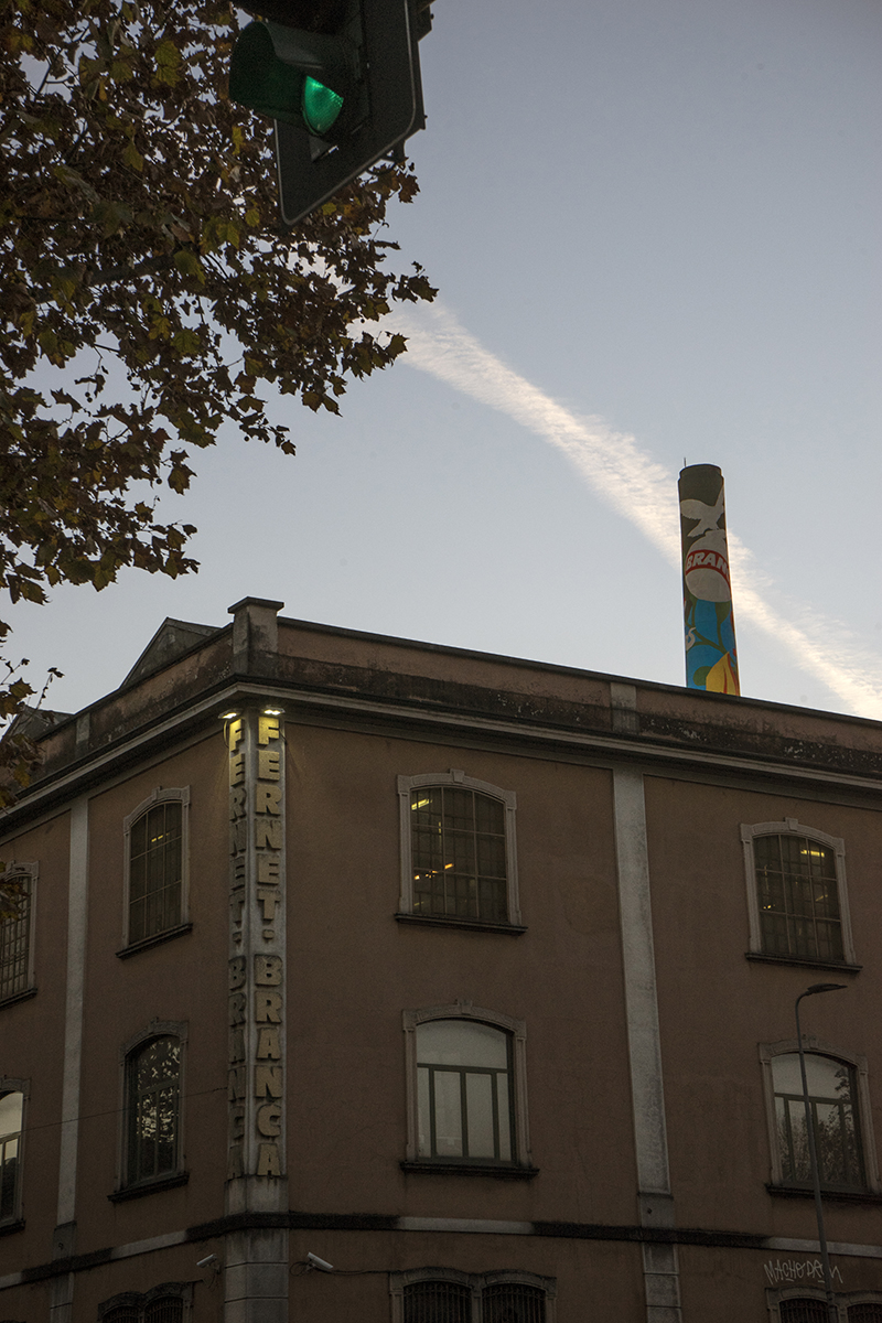 Branca cambia la skyline di Milano col murale più alto d’Italia. FOTO