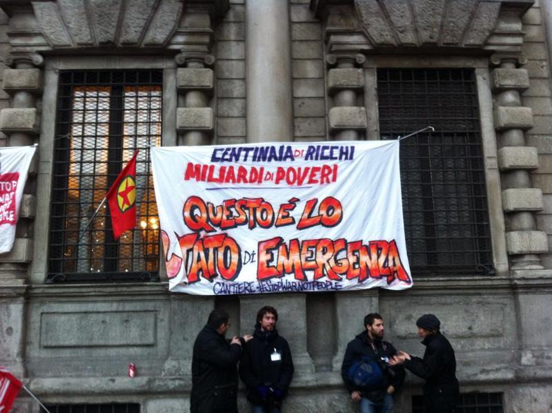 Scala, la protesta dei centri sociali: la “sfilata di moda popolare”