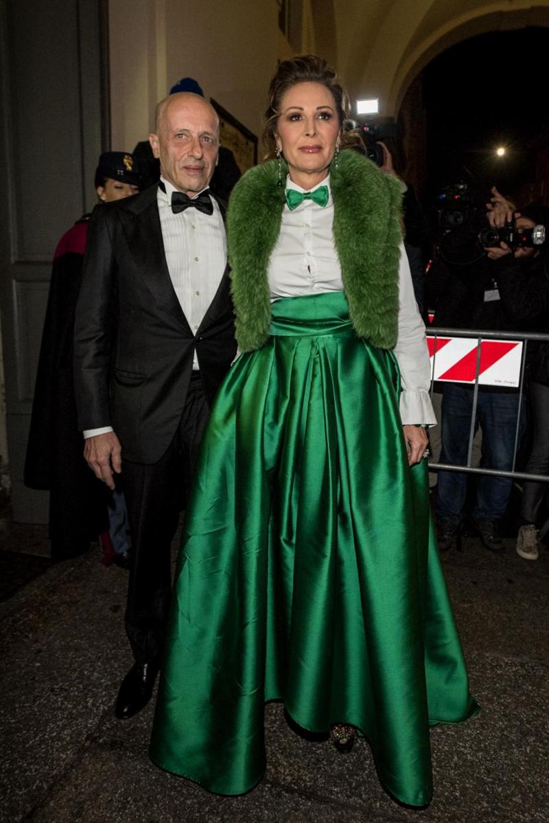 Vip, banchieri, aspiranti sindaci. Ecco chi c’era alla “Prima”. FOTO Vip, banchieri, aspiranti sindaci. Ecco chi c’era alla “Prima”. FOTO