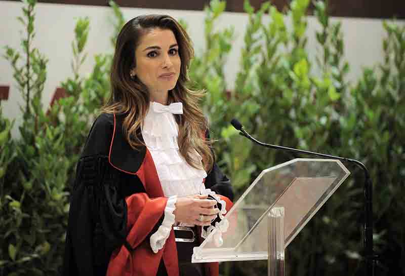 Rania di Giordania, laurea ad honorem per la regina. FOTO Rania di Giordania, laurea ad honorem per la regina. FOTO