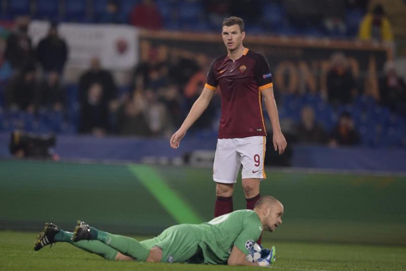 Roma avanti in Champions. Pallotta: “Basta gettare m… sui giocatori”