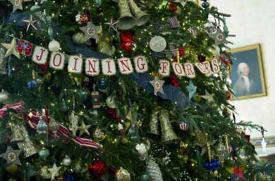 Natale: i milanesi spenderanno 250 milioni