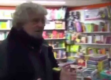 L’appello: “Coprite i libri di Bruno Vespa”. Beppe Grillo e Barillari, così si fa cultura